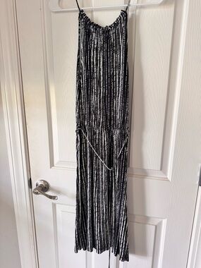Black & White Striped Women's dress, with tie belt